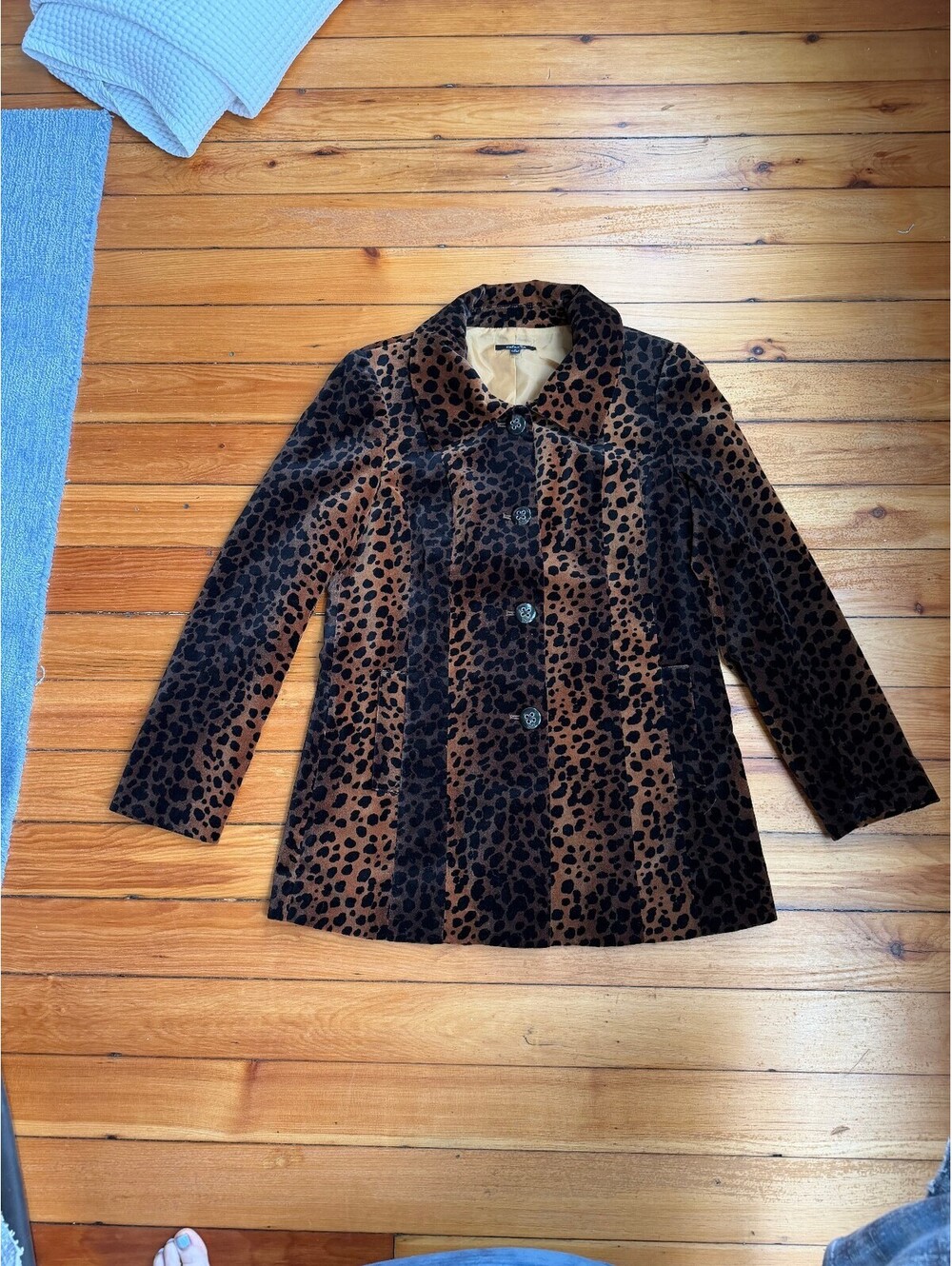 Rafaella Velvet Leopard-Print Jacket in Brown and Black, Buttons 8